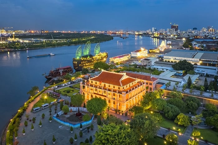 베트남 웅장한 역사를 한눈에 보이는 호치민 벤냐롱 - Nha Rong Harbour (사진: 수집)