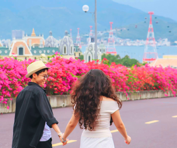 Giữa VinWonders Nha Trang lãng mạn