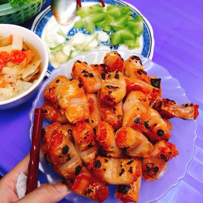 Chả tôm là ẩm thực Thanh Hoá nổi tiếng (Nguồn: Foody)