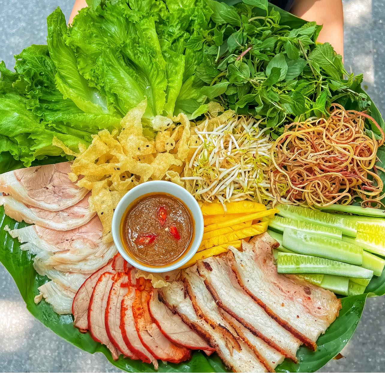 Banh trang cuon thit heo