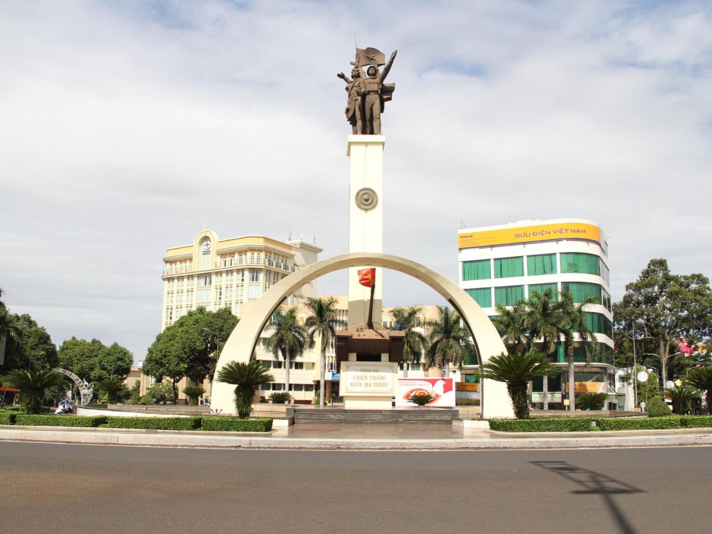 Buon Ma Thuot Victory Monument