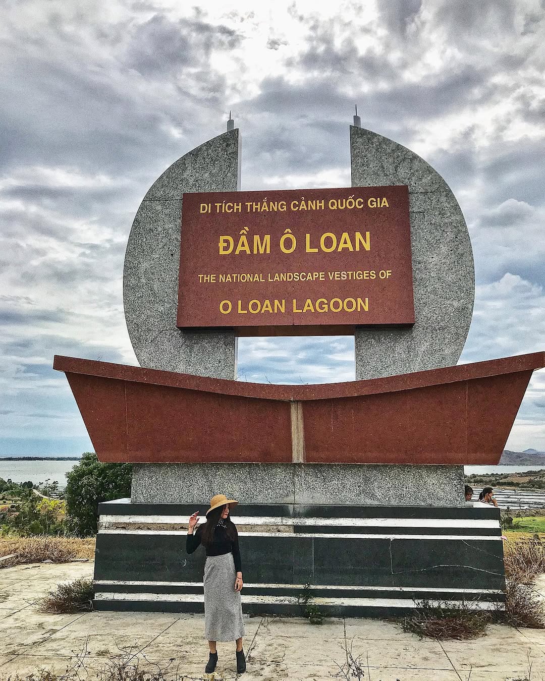 Đầm Ô Loan