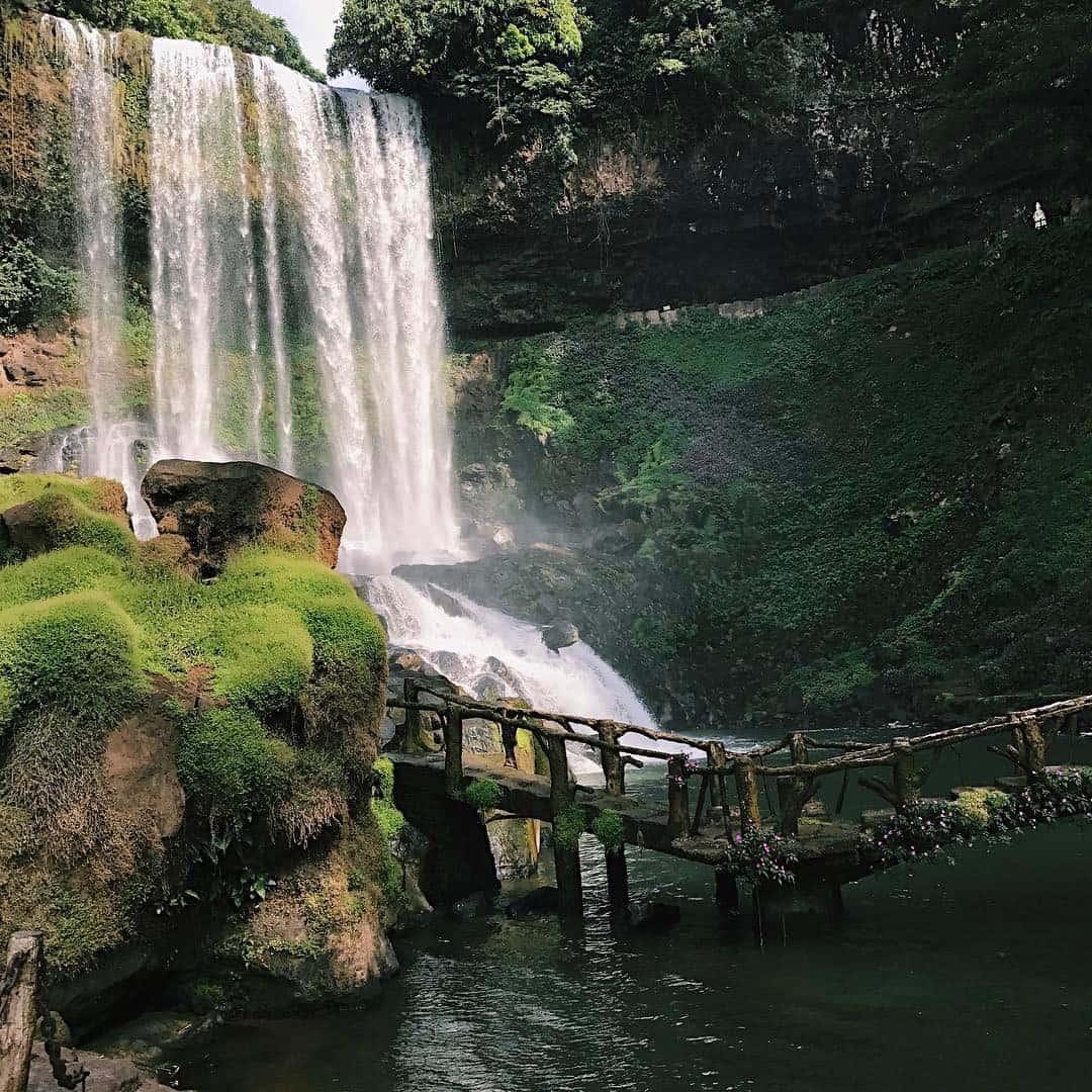 Damb’ri Waterfall
