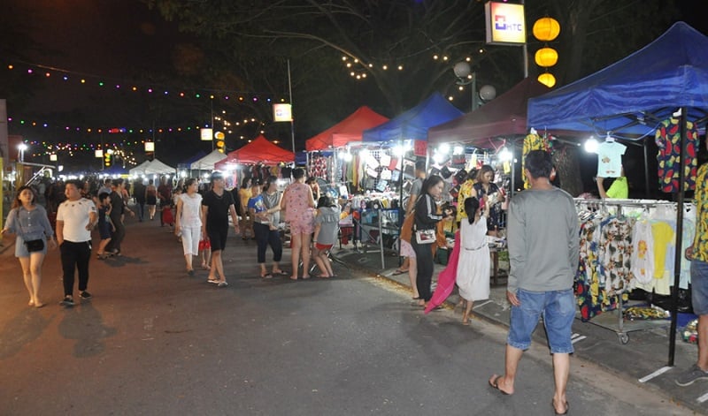 Danang night market