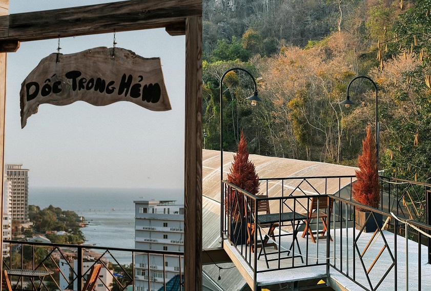 Doc Trong Hem Cafe is a favorite among cafes in Vung Tau