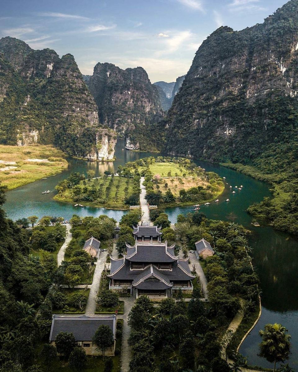 Don’t miss Trang An in your itinerary for 2 days in Ninh Binh