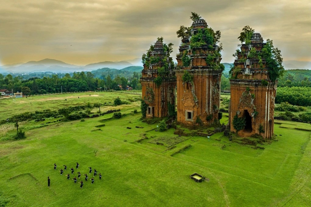 Duong Long Towers