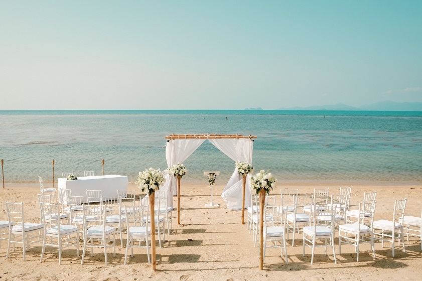 Enjoy a wonderful beach wedding in Vietnam at Vinpearl Resort & Golf Nam Hoi An