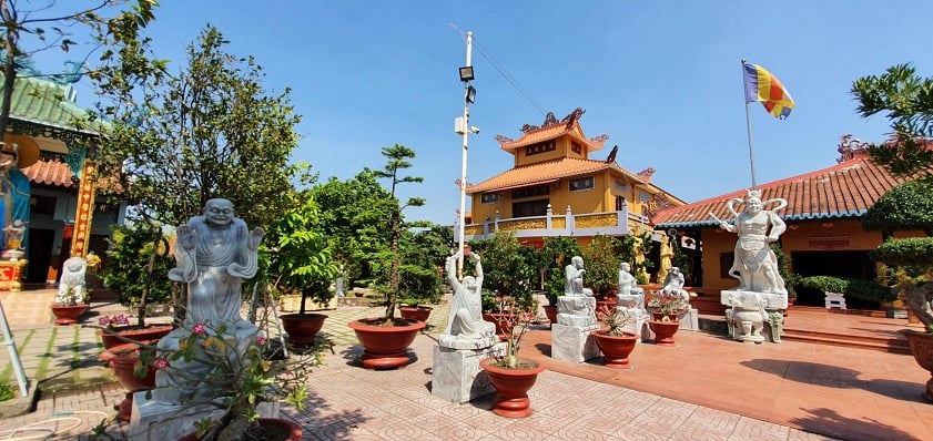 Explore the Binh Tan District map with a guided tour