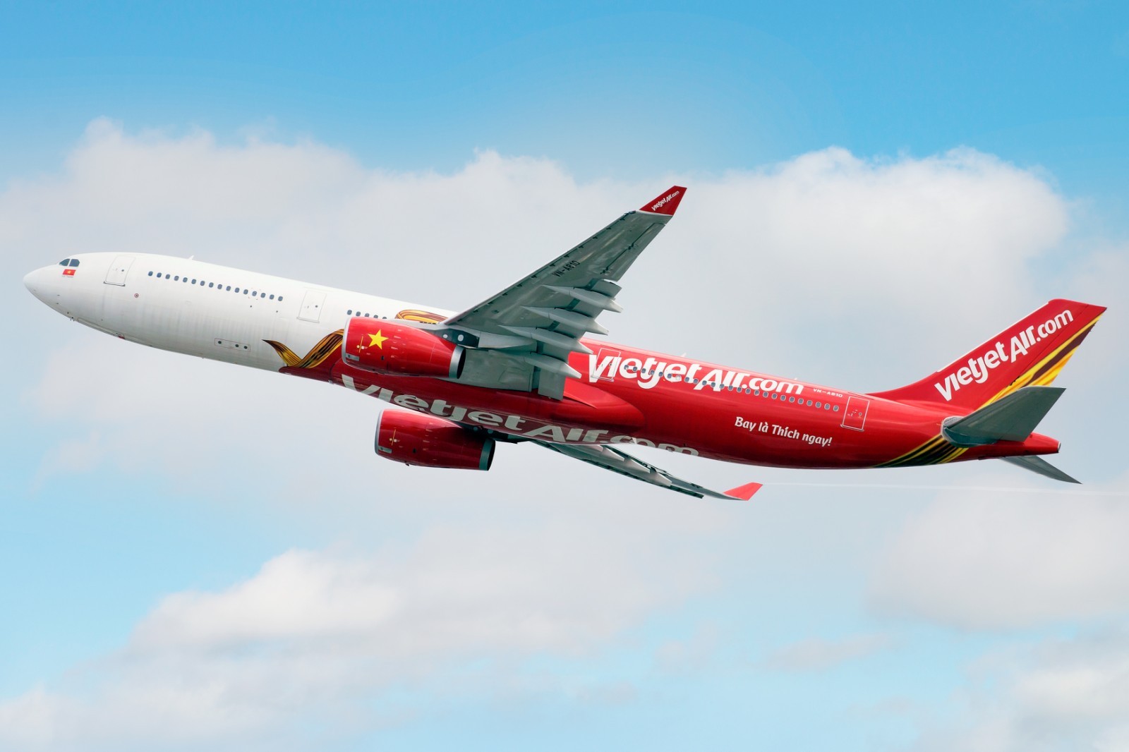 Fly from Kochi to Vietnam