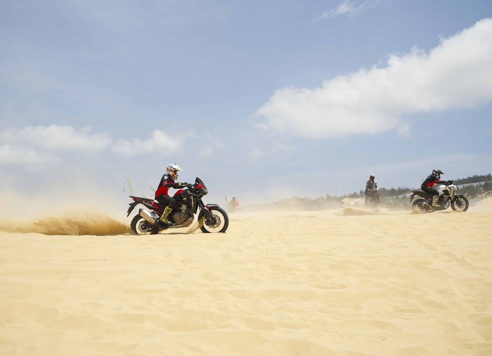 From Thi Nai Bridge, tourists can easily reach the famous Phuong Mai Sand Dune
