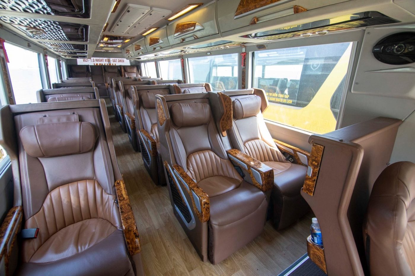 Guide to travel to Vung Tau from Saigon by limousine bus