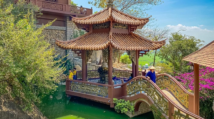 Hang Pagoda