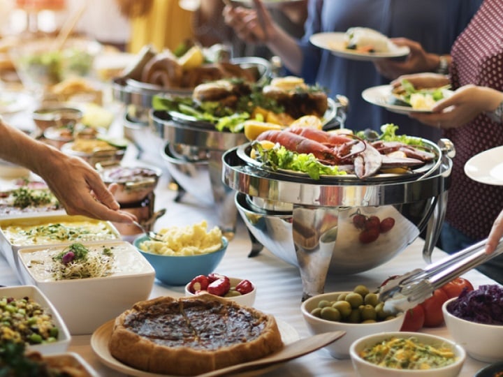 THỰC ĐƠN BUFFET ĐA DẠNG PHONG PHÚ HƠN 70 MÓN ĂN HẤP DẪN MỖI NGÀY