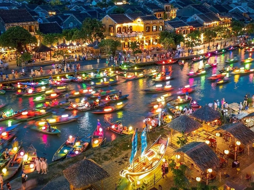 Hoai River: A scenic river along Hoi An Ancient Town
