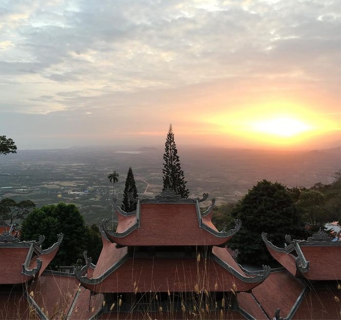 Linh Son Truong Tho Pagoda