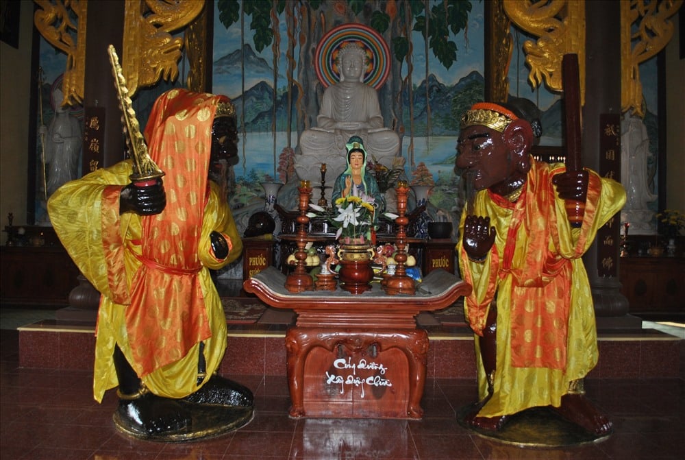 Nhan Son Pagoda