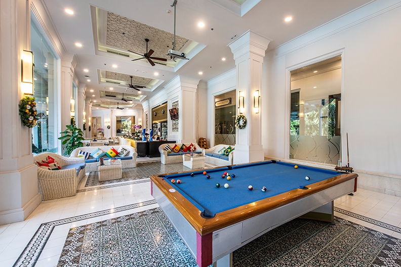Pearl Lounge Café