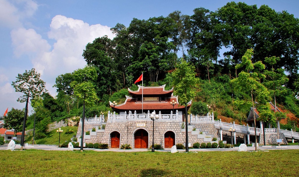 President Ho Chi Minh's Temple is to the right of the square