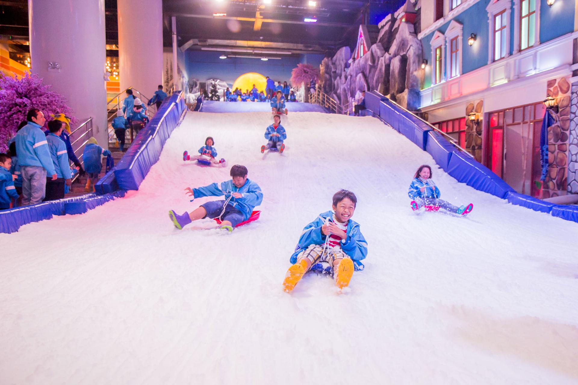 Snow Town Saigon 