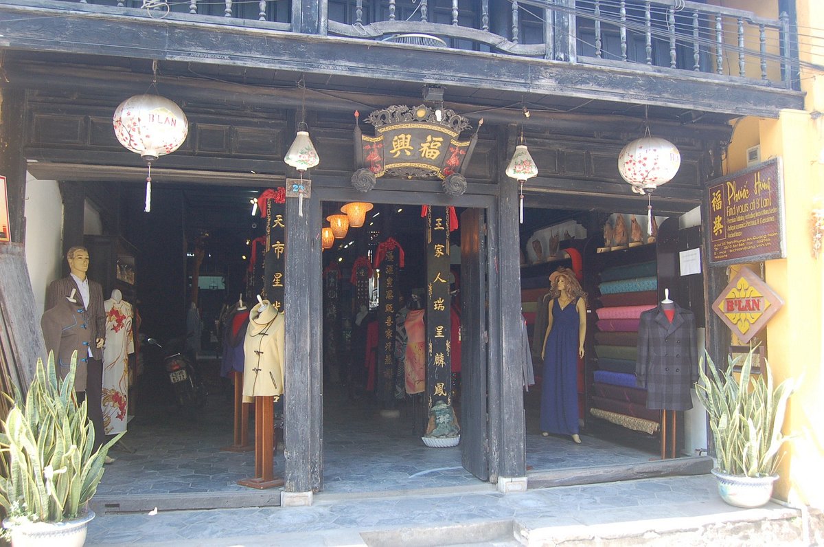 Tailoring in Hoi An