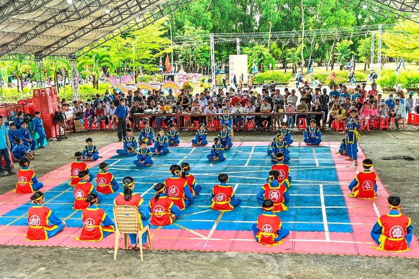 Vietnamese traditional games