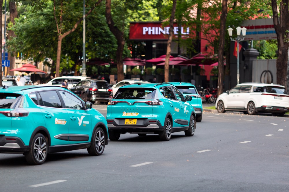 Travel around Ho Chi Minh City with Green SM