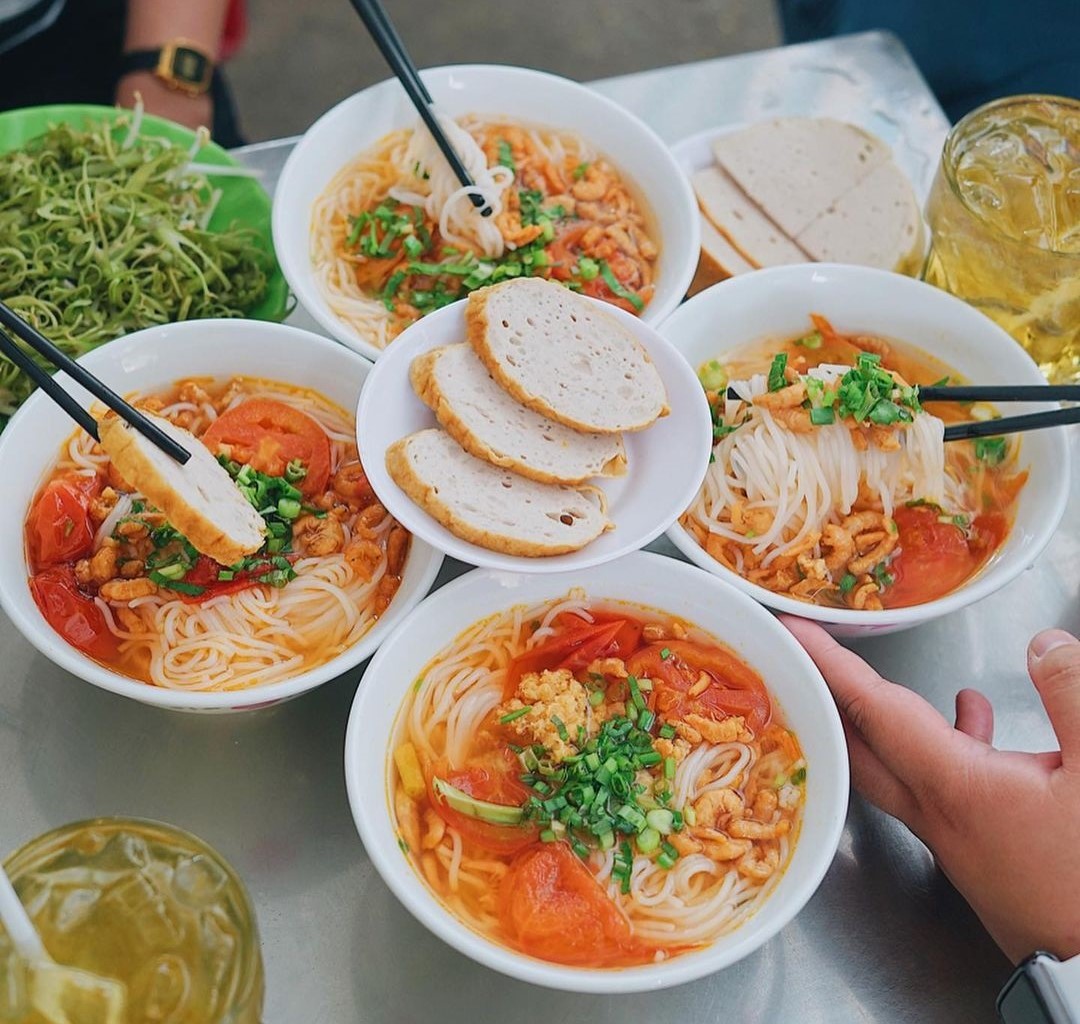 Vietnamese crab noodle soup