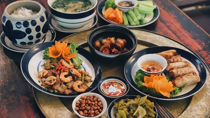 Vietnamese family dinner