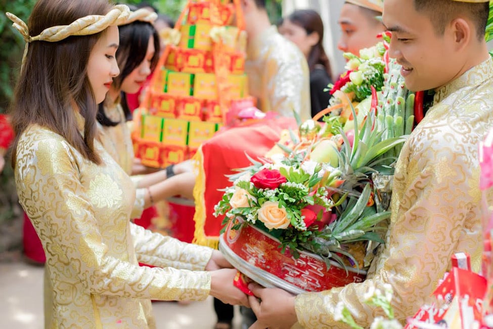 Vietnamese wedding tea ceremony