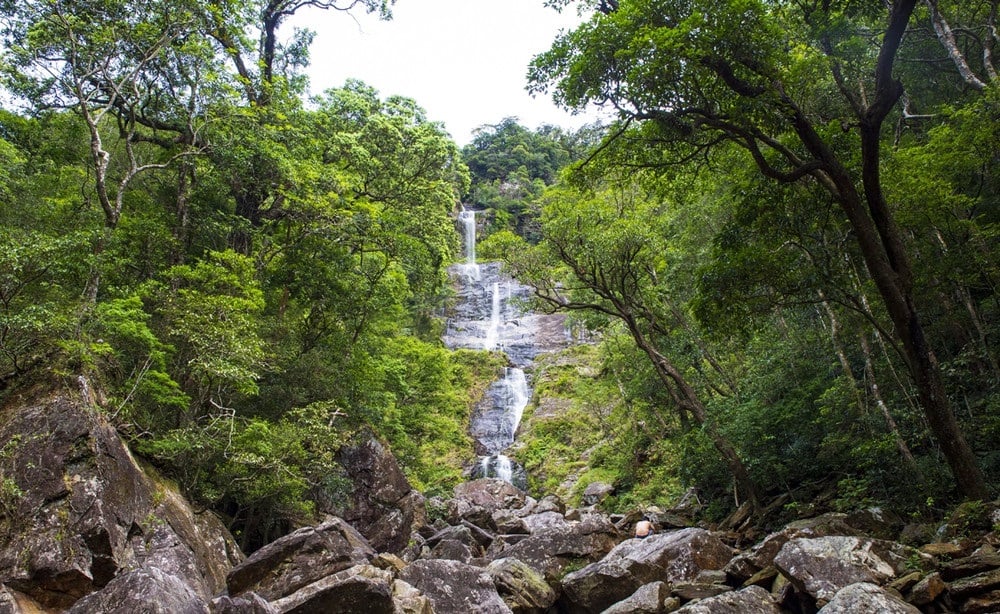 Vu Mon Waterfall is a must-see on the Ha Tinh map