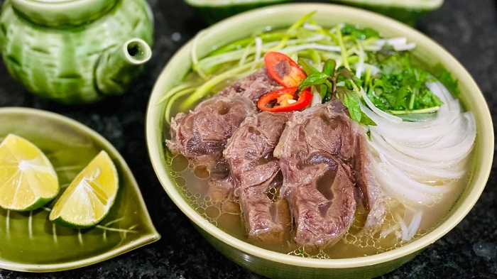What does Pho taste like