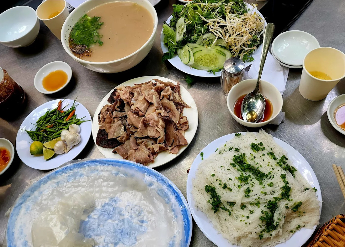ăn bánh hỏi cháo lòng Phú Yên