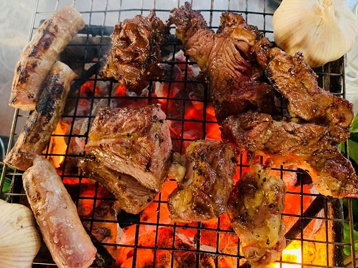 Ăn gì ở Tây Ninh ngon? Bạn đừng quên nếm thử món bò tơ Năm Sánh nhé! (Nguồn: khamphatayninh.vn)