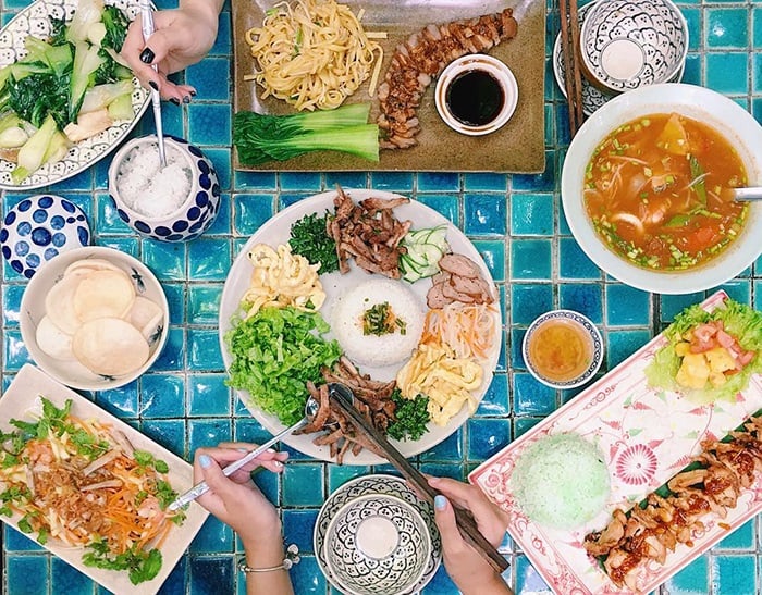 Ăn trưa ở Huế