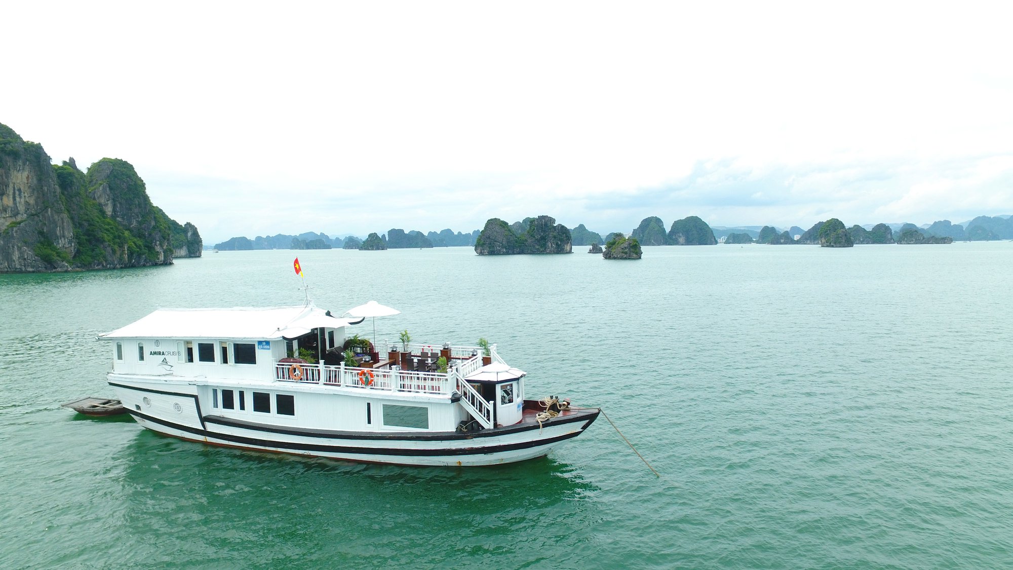 Bai Tu Long Bay cruises