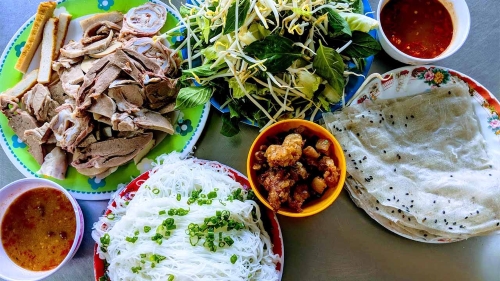 Bánh hỏi lòng heo Phú Yên