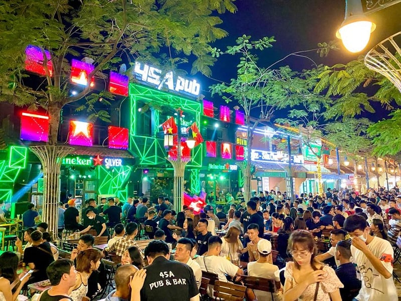 Bars in Ha Long