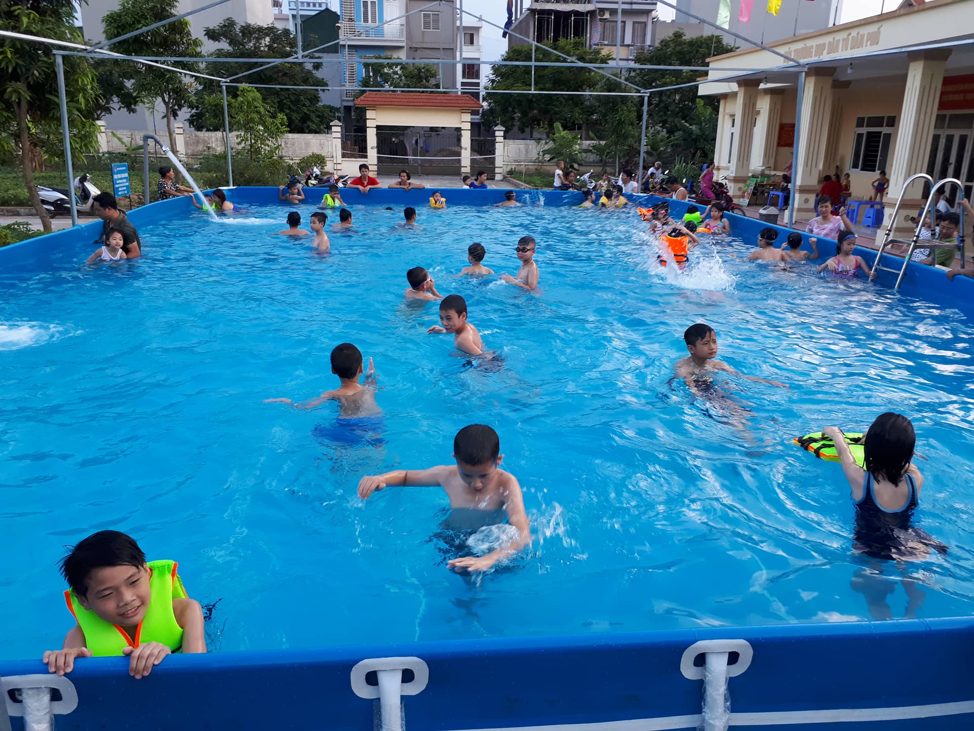 bể bơi Hà Đông