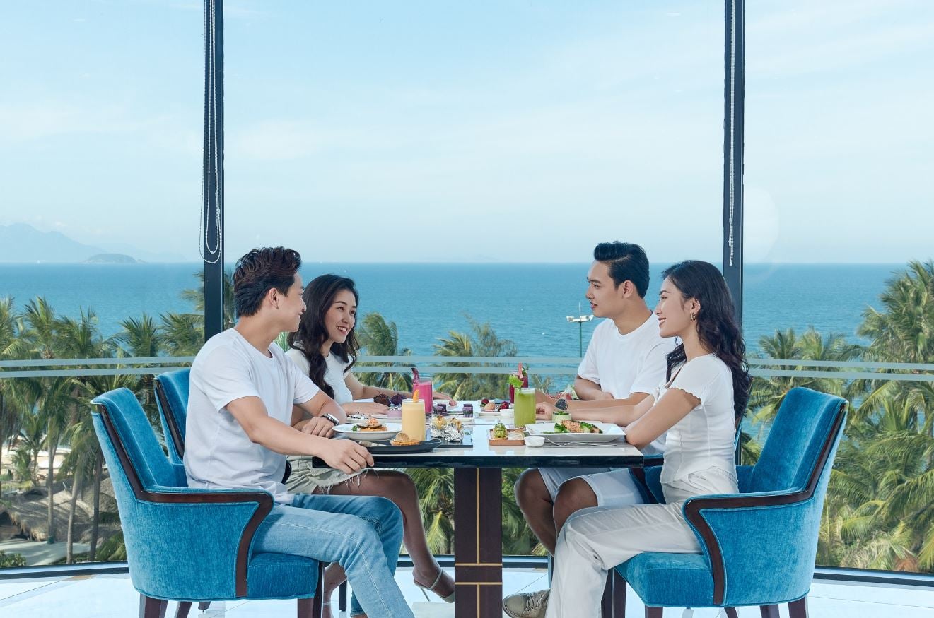Ăn buffet sáng tại nhà hàng Coral