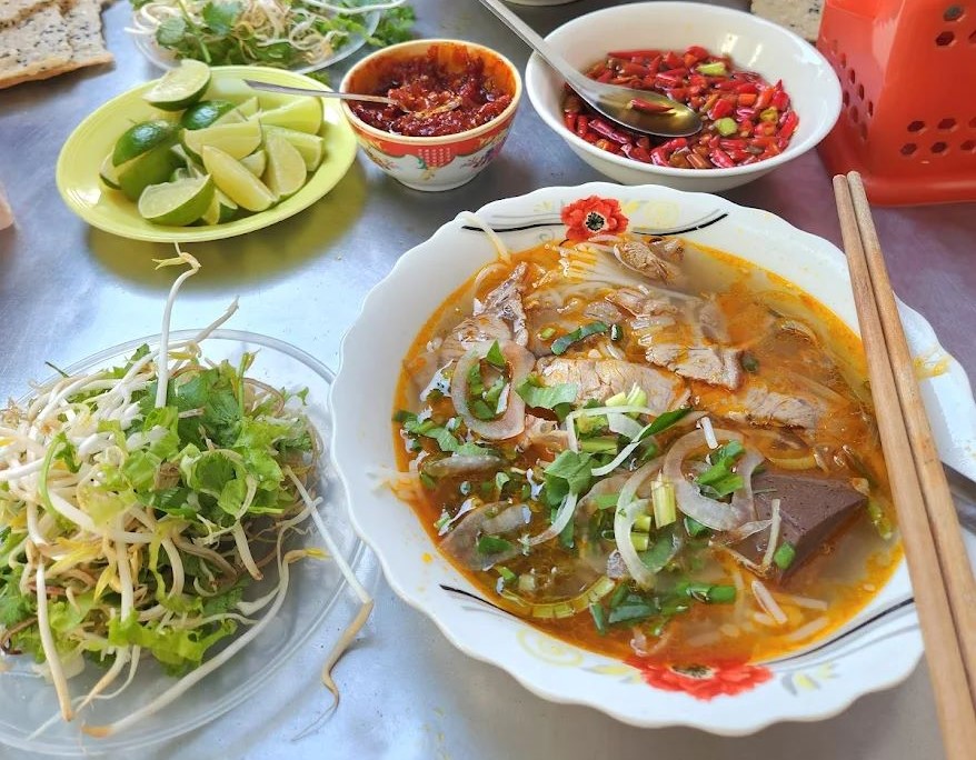 Bún bò Huế 5B Nguyễn Trãi
