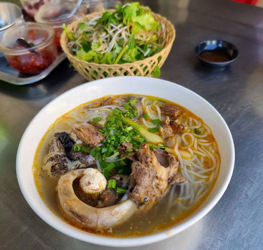 bún cá ngừ Quy Nhơn