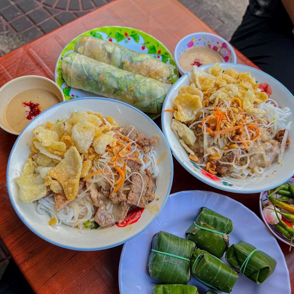 Bún thịt nướng Hạnh