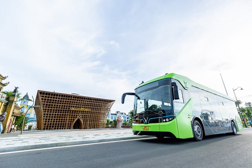 Bus to VinWonders Phu Quoc