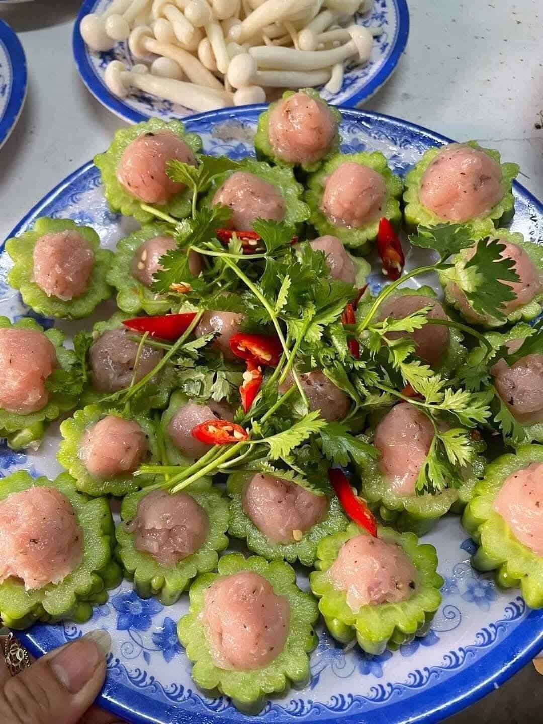Chả cá đỏ nấu khổ qua