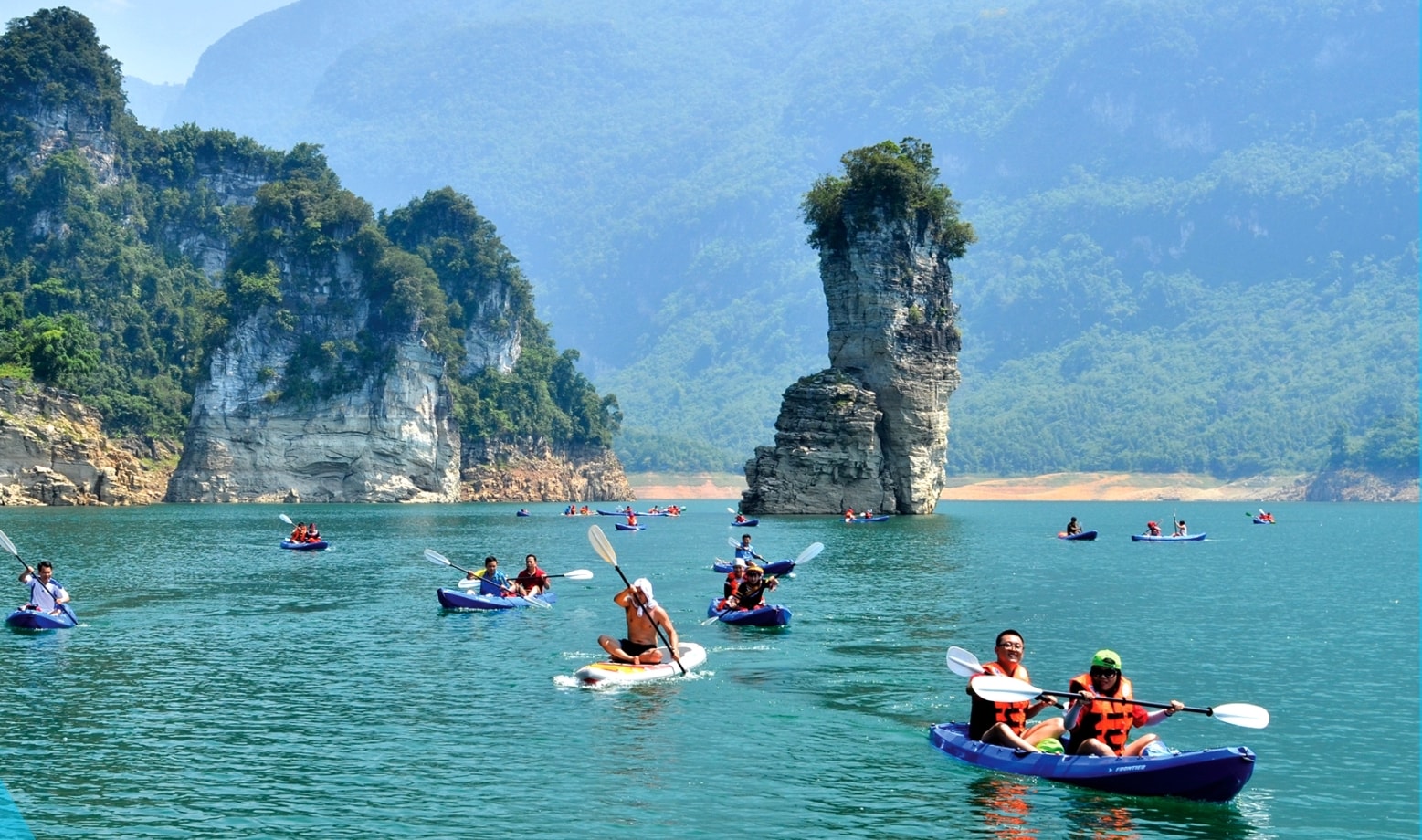Chèo thuyền kayak trên hồ Na Hang Tuyên Quang