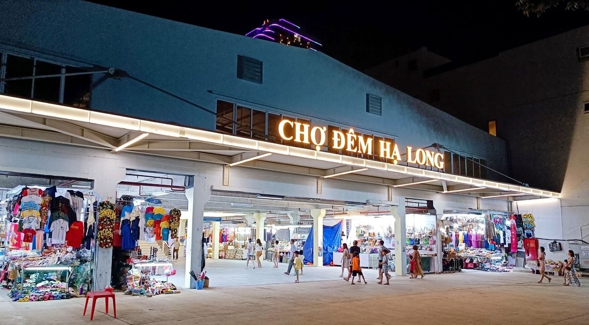 Chợ đêm Hạ Long