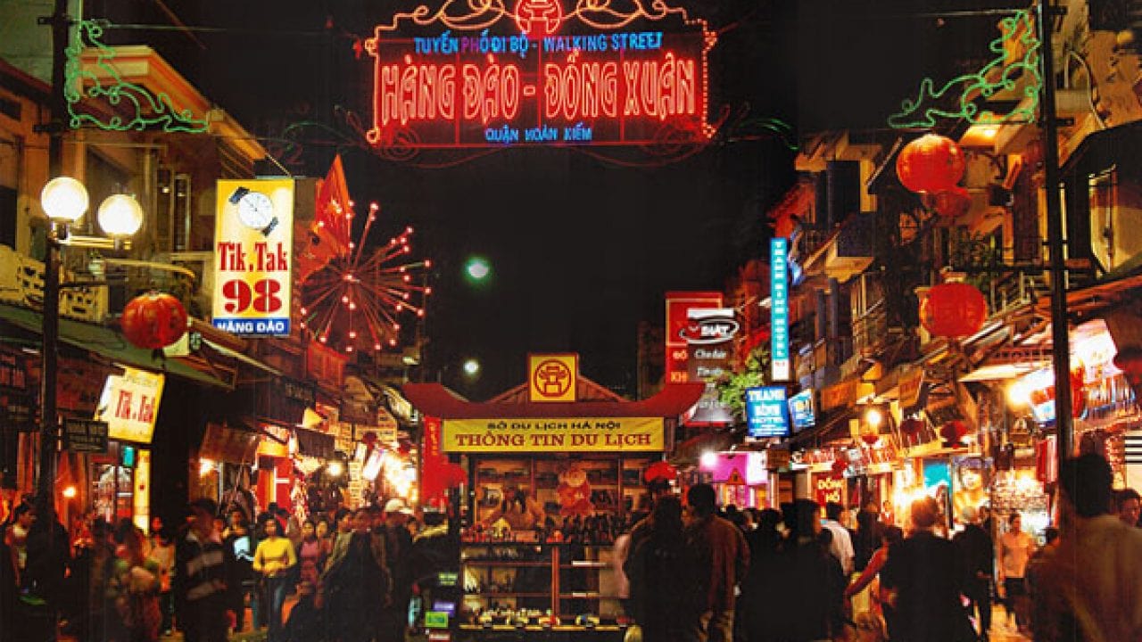 Chợ đêm phố cổ Hà Nội