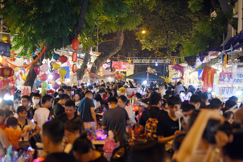 Chợ đêm phố cổ Hà Nội