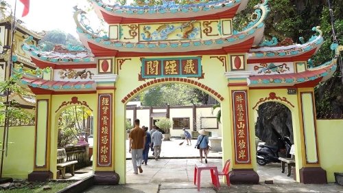 Chùa Hang Kiên Giang